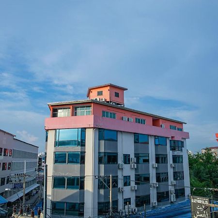 Merry Inn Suites Pattaya Exterior foto